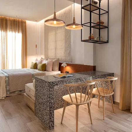 Helena's Retreat Apartment *